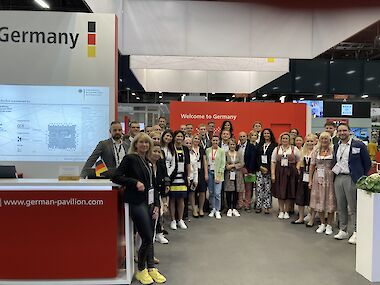 Gruppenfoto am Deutschland-Stand bei der IMEX America 2021 | © GCB